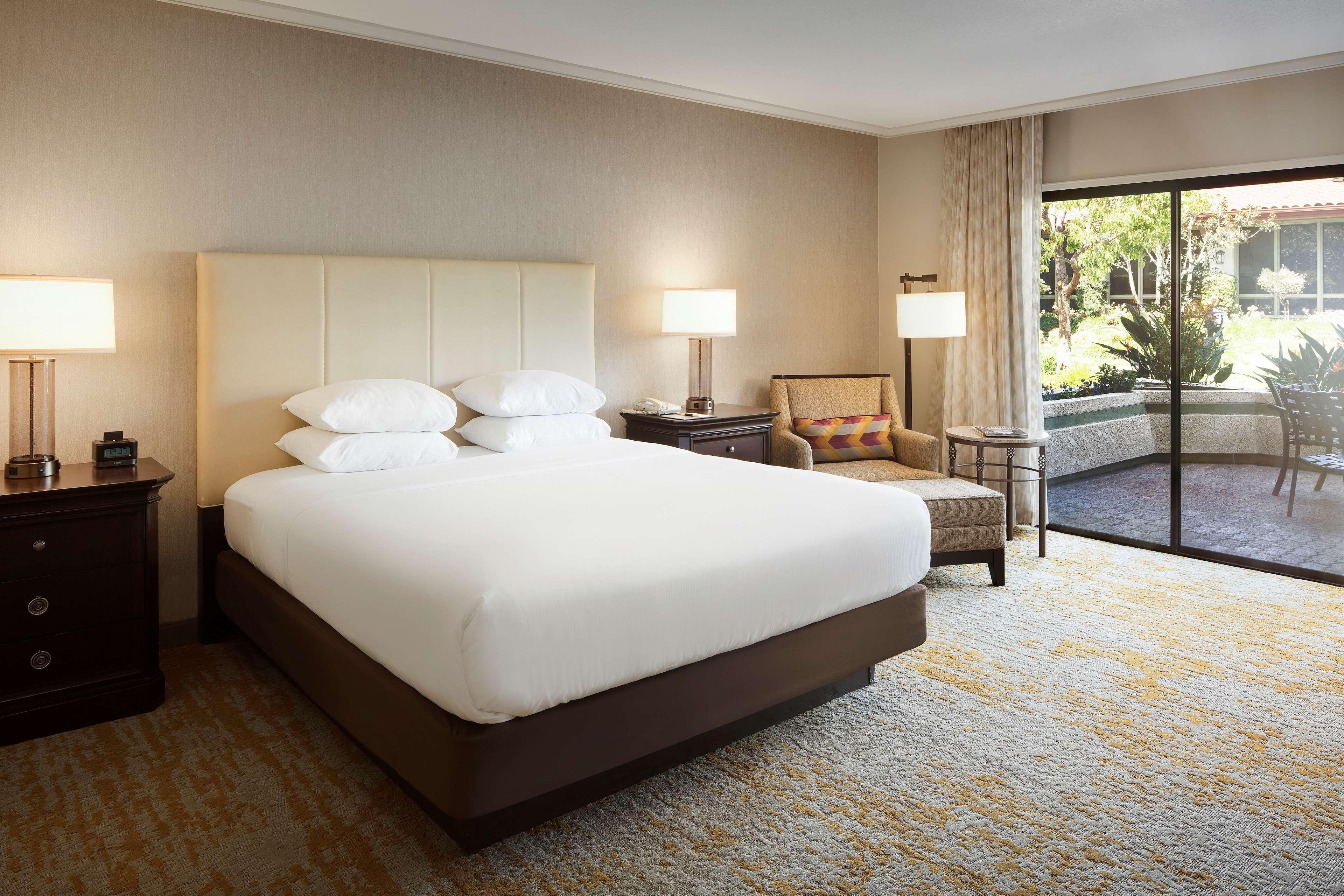 Doubletree By Hilton Ontario Airport Hotel Exterior foto