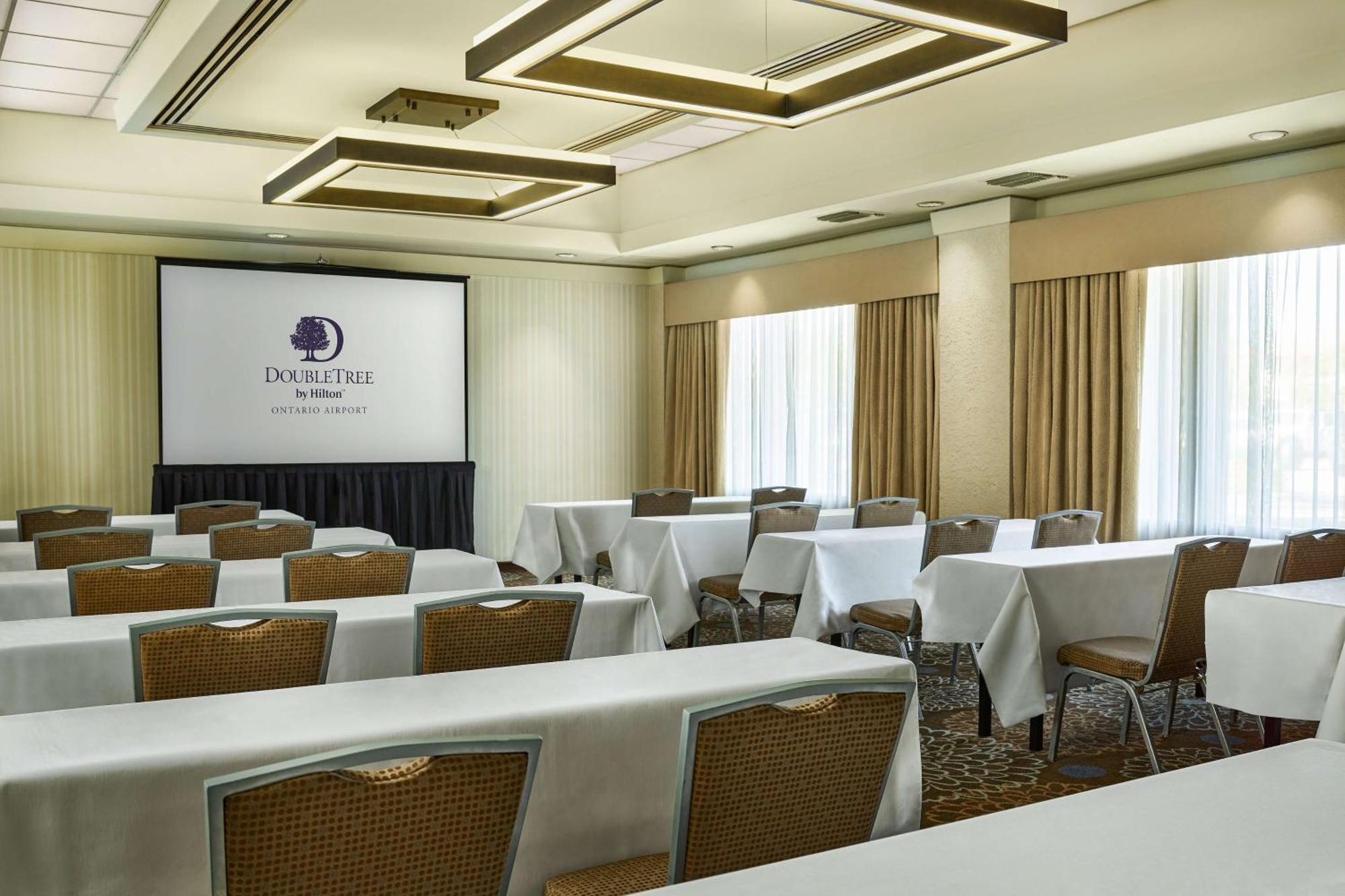 Doubletree By Hilton Ontario Airport Hotel Exterior foto