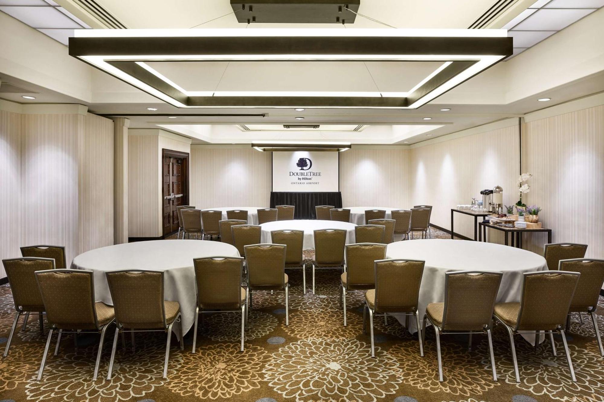 Doubletree By Hilton Ontario Airport Hotel Exterior foto