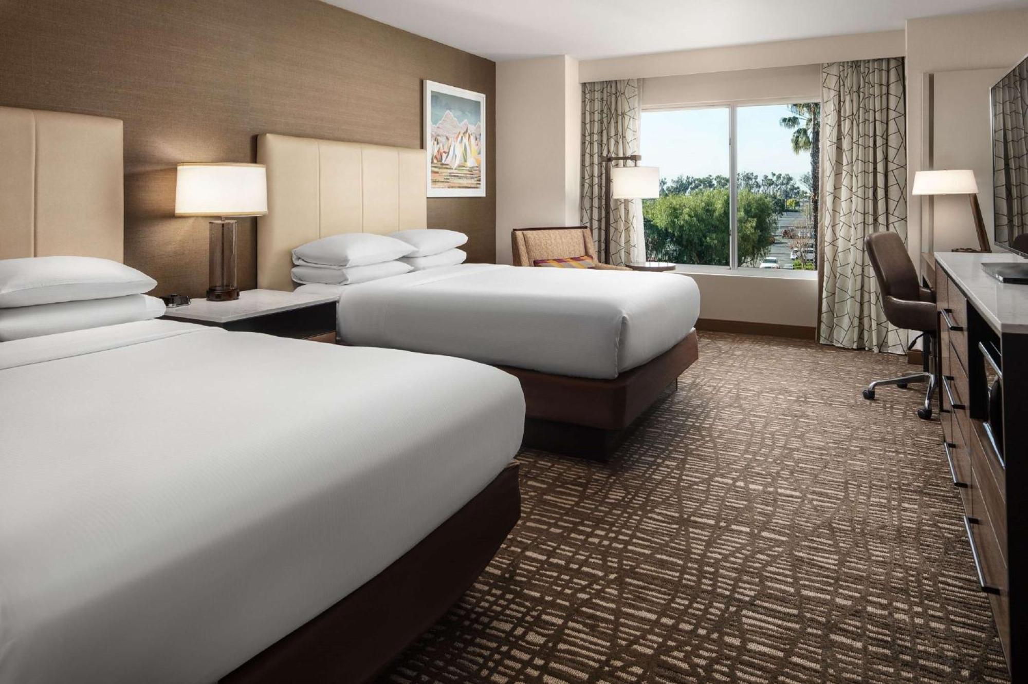 Doubletree By Hilton Ontario Airport Hotel Exterior foto