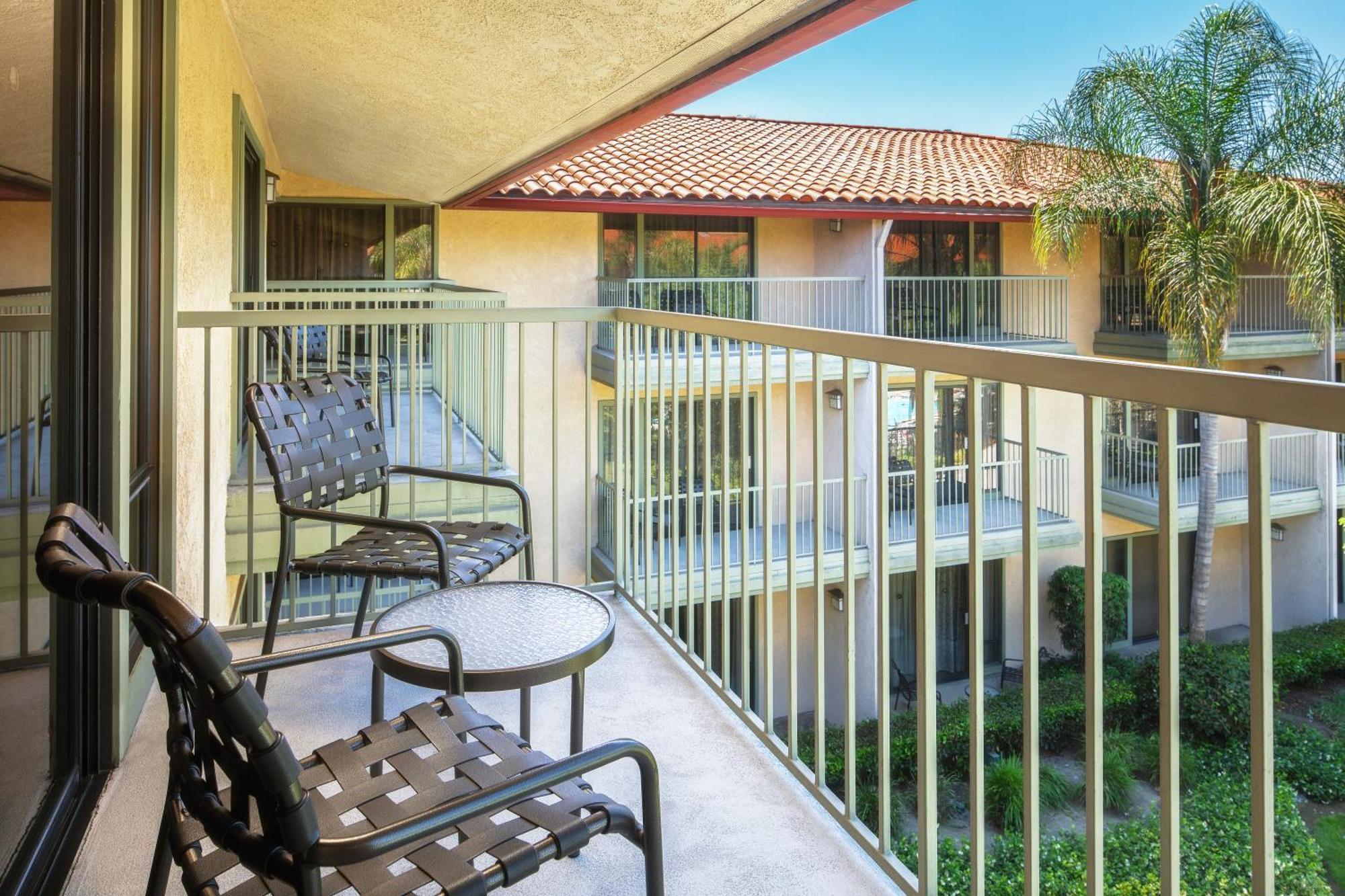 Doubletree By Hilton Ontario Airport Hotel Exterior foto